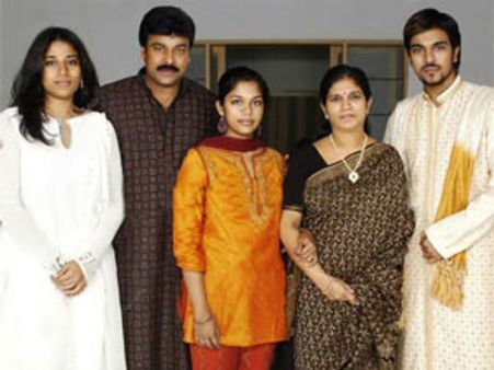 మెగా ఫ్యామిలీలో...ప్రేమ పెళ్లిళ్ళ జోరు