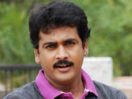 హీరో శివాఃజీ చాదస్తపు ట్రిక్స్!