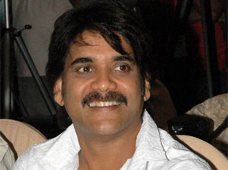 అందమైన భామల కోసం భారీగా ఖర్చు పెడుతున్నబడా హీరోలు..!