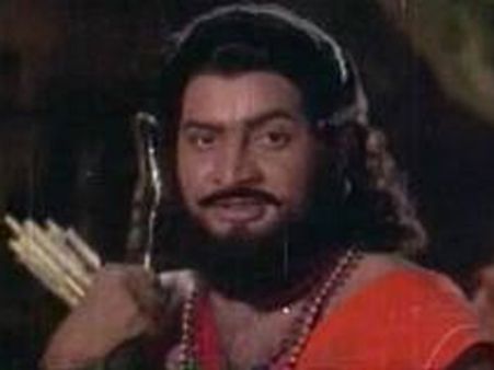 దేశభక్తిని గుర్తుచేస్తున్నసినీ రంగుల ప్రపంచం