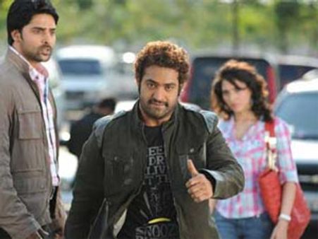 కొత్త గెటప్ లో జూ ఎన్టీఆర్ ‘ఊసరవెల్లి’ ఫస్ట్ లుక్...!