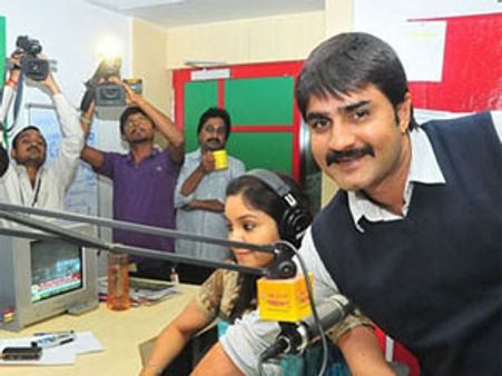 బాలకృష్ణగారే నంబర్‌వన్ అంటున్న హీరో