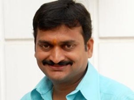 టాలీవుడ్ లో స్టార్ హీరోలతో చేస్తూ..స్టార్ ప్రొడ్యూసరైపోతున్నాడు...!?