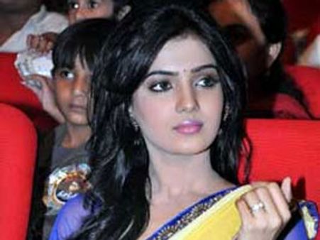 మహేష్ గ్లామర్ పక్కన ఇసుమంతైనా చెరగని సమంత గ్లామర్..!