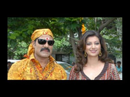 చార్మినార్ లో శ్రీహరి ‘టీ..సమోసా...బిస్కట్’