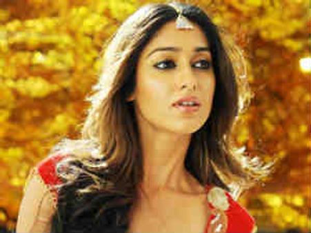 ప్లాప్ హీరోయిన్ కి భారీ పారితోషికం