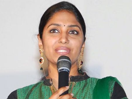 సినీ నిర్మాతగా మారుతున్న యాంకర్ ఝాన్సీ