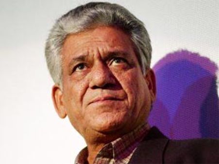 క్షమించండి, నీచంగా మాట్లాడాను: నటుడు ఓంపురి కన్నీరు