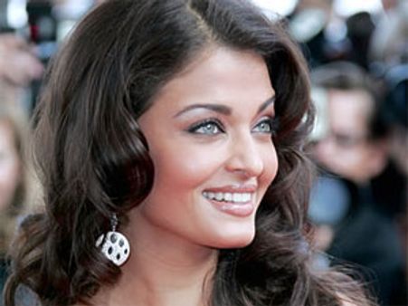 దర్శకుడు మధుర్‌, యూటీవీకి ఐష్ నోటీసులు