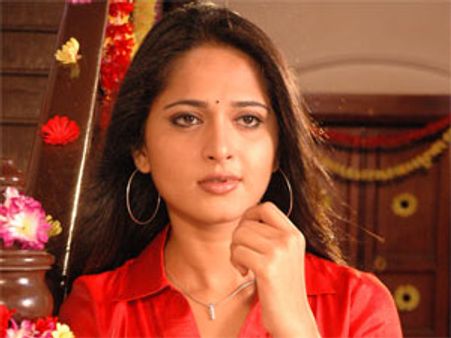 అనుష్కని టార్చర్ పెట్టలేదని ఖండన