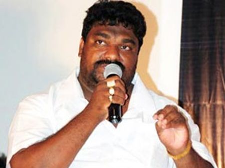 దిల్ రాజు బెదిస్తున్నాడంటూ కంప్లైంట్