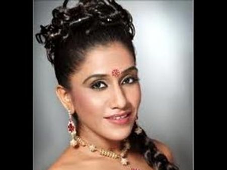 నిర్మాత లైంగిక వేధింపులకు నటి కేసు