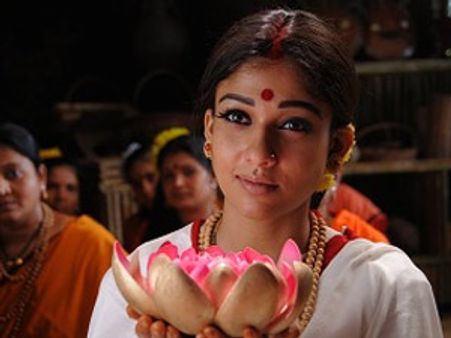 నయనతార పుట్టుమచ్చను బాపు వద్దని...