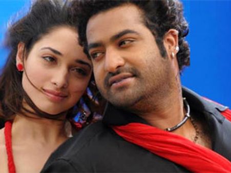 థ్రిల్ల్ కి గురిచేసే ‘ఊసరవెల్లి’ హైలైట్స్...!?