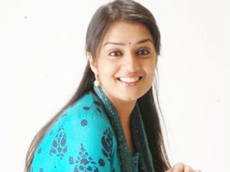 నిఖితపై నిషేధాన్ని ఎత్తేసిన నిర్మాతల సంఘం...!