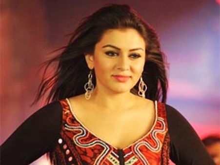 కోటీ పాతికలక్షలు బంపర్ ఆఫర్ మిస్ చేసుకొన్న హాట్ బ్యూటీ...!?