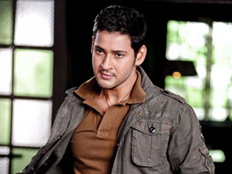 విడుదలకు ముందే రికార్డుల మోత...దూకుడు సంచలనం...