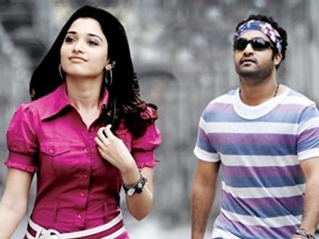 అక్కడ తమన్నా స్ట్రాంగ్ ఫ్యాలోయింగ్ తో ఎర వేస్తున్న జూ ఎన్టీఆర్..!?