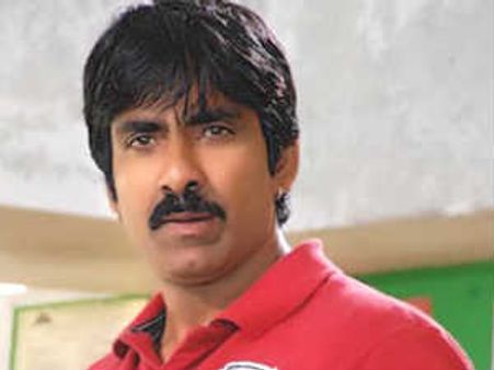 పొల్లాచిలో రవితేజ, దీక్షాసేథ్ రొమాన్స్...?!