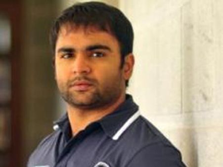 తెలుగులో ఫెయిలై..బాలీవుడ్ ల్యాండైన పొట్టి హీరో