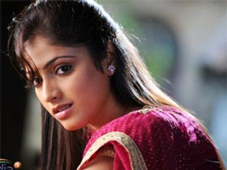 టెమ్ట్ అయ్యి ఆమెను బుక్ చేసిన బెల్లంకొండ