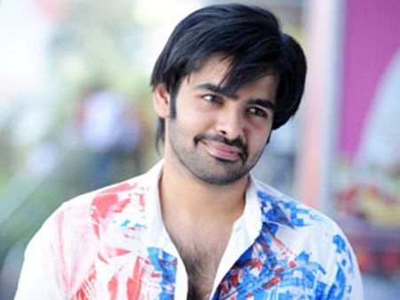 హిట్టుతో కళ్లు నెత్తికెక్కిన తెలుగు హీరో