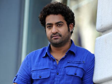 'ఊసరవెల్లి' నిర్మాత ని టెన్షన్ లో పడేసిన ఎన్టీఆర్