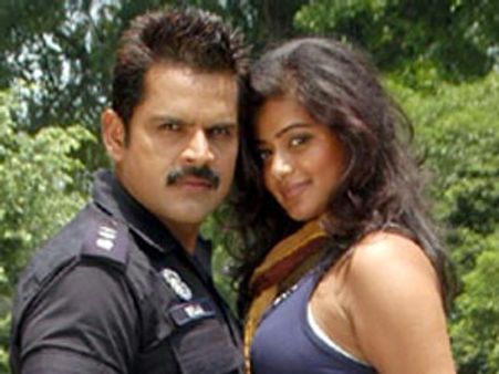 యువతరాన్ని ఉర్రూతలూగించే ప్రియమణి 'క్షేత్రం'...!