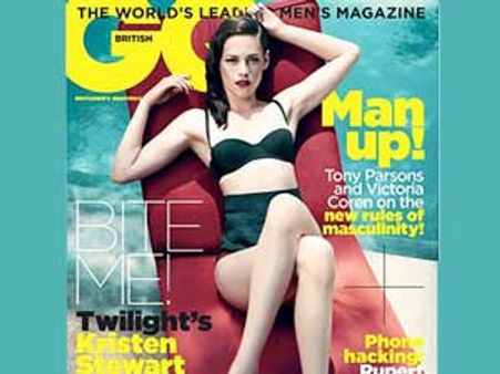 మ్యాగజైన్ కవర్ పేజిపై 'బ్లాక్ బికినీ'లో....