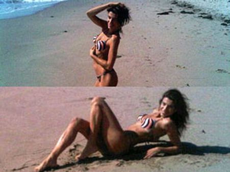 బికినీ ఫోటోలను ట్విట్టర్ ఎకౌంట్ ద్వారా అభిమానులకు