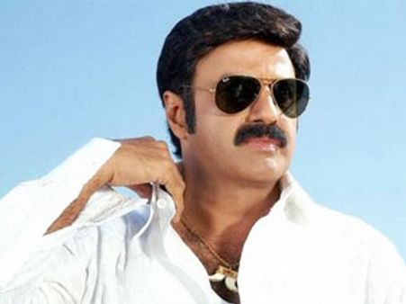 రిస్క్‌తో గేమ్స్ ఆడుతున్న బాలయ్య!