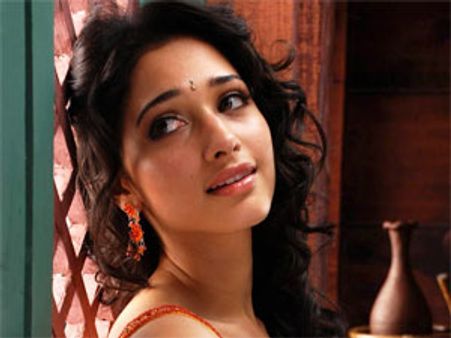 పాపం..తమన్నా సెంటిమెంట్‌ రివర్స్‌