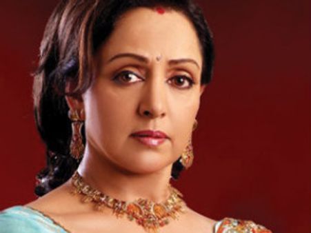 బూతు పాటలు..బూతు డాన్స్ లంటూ డ్రీమ్ గర్ల్