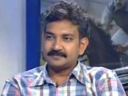 మహేష్ రికార్డ్స్ పిచ్చిని ఇగ్నోర్ చేసి సినిమా ఎంజాయ్ చెయ్యండి: రాజమౌళి