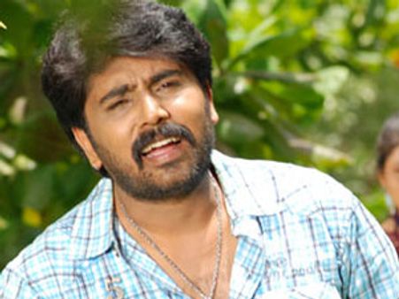 భార్యను వేధించిన కేసులో మరో స్టార్ యాక్టర్