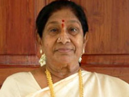 రేపటి వరకు షూటింగులు రద్దు