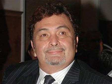 సినియర్ టాప్ హీరో ‘గే’ ప్రవర్తన!