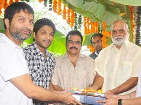 అల్లు అర్జున్, త్రివిక్రమ్ చిత్రం ప్రారంభం