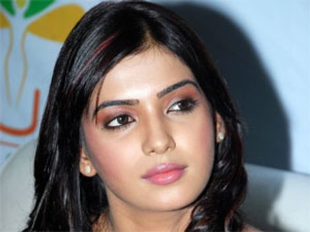 ఇండస్ట్రీలో అందరిని నమ్మెచ్చు..కానీ..: మహేష్ హీరోయిన్