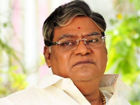 తెలుగు దర్శకులపై దుమ్మెత్తి పోసిన కోట