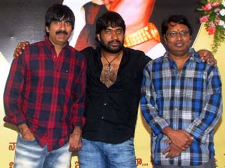 జనవరి 13న సెంటిమెంట్ గా వస్తున్న రవితేజ నిప్పు...!?