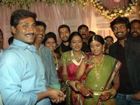 పూరి జగన్నాథ్ కూతురు కోసం వైఎస్ జగన్...