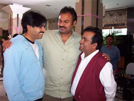 జల్సా రేంజ్ లో బ్రహ్మానందం పై పవన్ కళ్యాణ్ సెటైర్స్...!