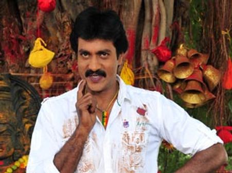 బడా హీరోలకు భయపడనంటున్న కమెడియన్ సునీల్...!?