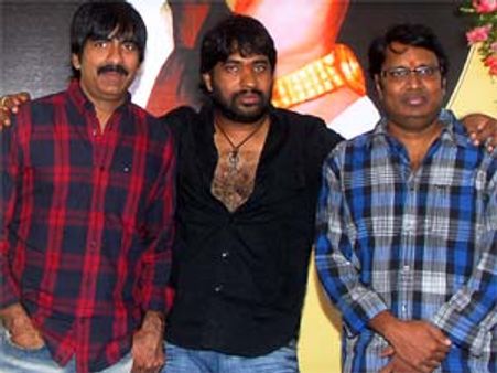 రవితేజ 'నిప్పు’కి సంక్రాంతి సెంటిమెంట్ వర్కౌట్ అవుతుందా...లేదా....?