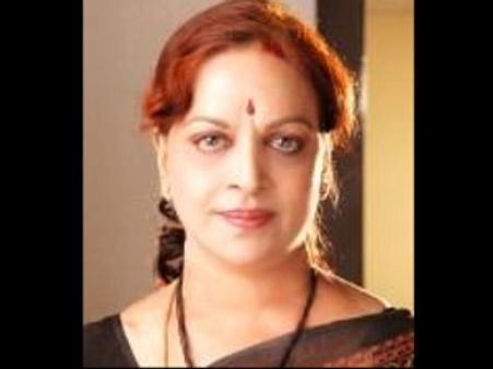 మగధీర పై ఘాటుగా సెటైర్ విసిరిన విజయనిర్మల...!?