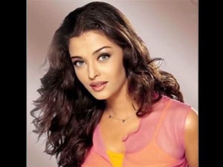 జూ ఐశ్వర్య రాయ్ పుట్టిందంటూ సంబరాల్లో అమితాబ్ ఫ్యామిలి..!