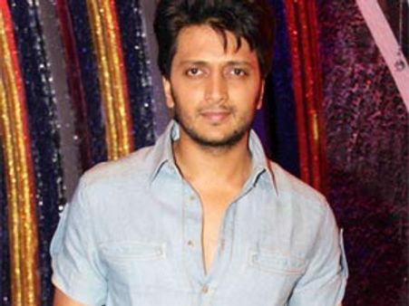 జనీలియాను టూమచ్ గా...(కాబోయే భర్త వ్యాఖ్యలు)