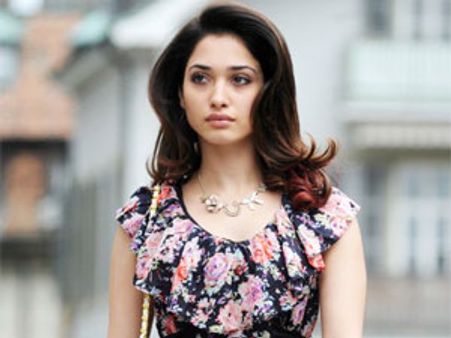 నెం వన్ కోసమే టెప్టింగ్ ఆఫర్స్ వస్తున్నా వద్దటోంది...!