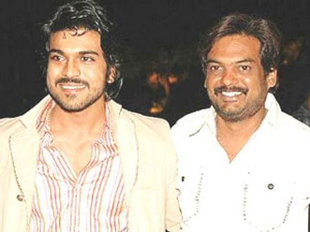 చరణ్ తో మళ్ళీ రెండో సినిమాకి రెడీ అవుతన్న దర్శకడు..!?